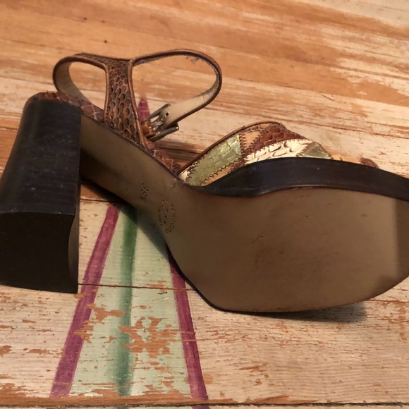 SHY Sandals - Picture 5 of 6